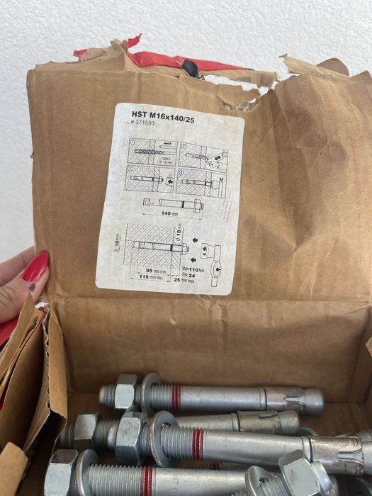 Vendo parafusos novos