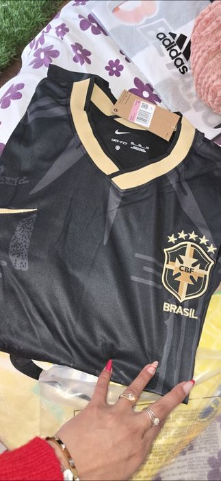 Camisa Brasil Preta e Dourada