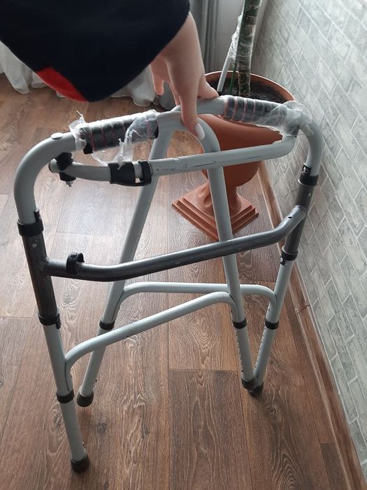 Ходунки для дорослих