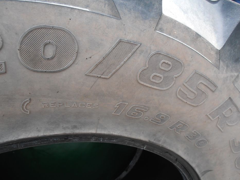 Opony  16,9 R-30