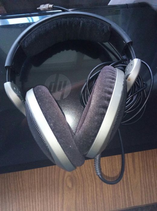 Продам наушники Sennheiser 555