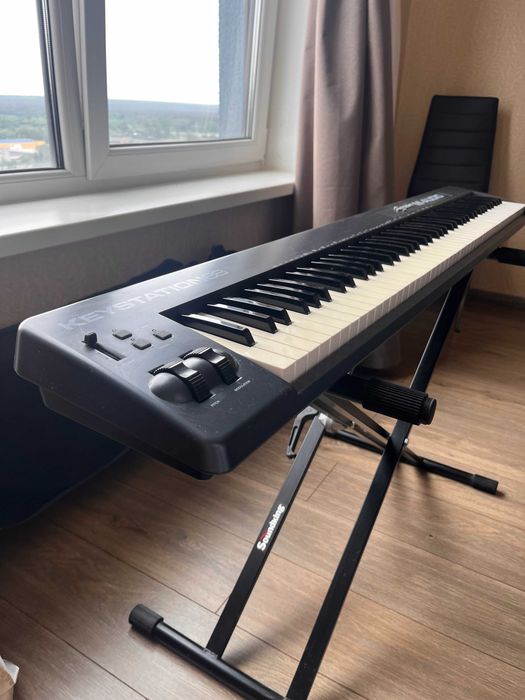 Повнорозмірна міді midi клавіатура M-Audio Keystation 88 комплект