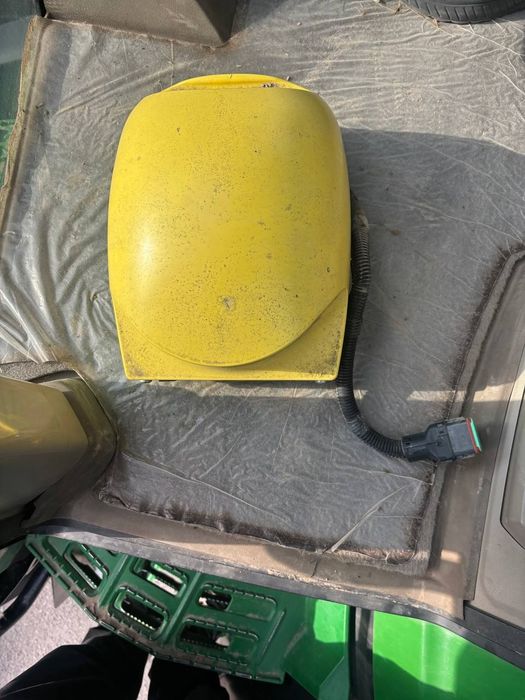 трактор JOHN DEERE 8R370 2600мот год