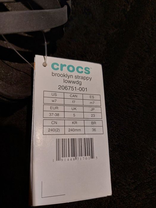 CROCS Brooklyn Strappy sandały na platformie 37 38 W7 czarne black NEW
