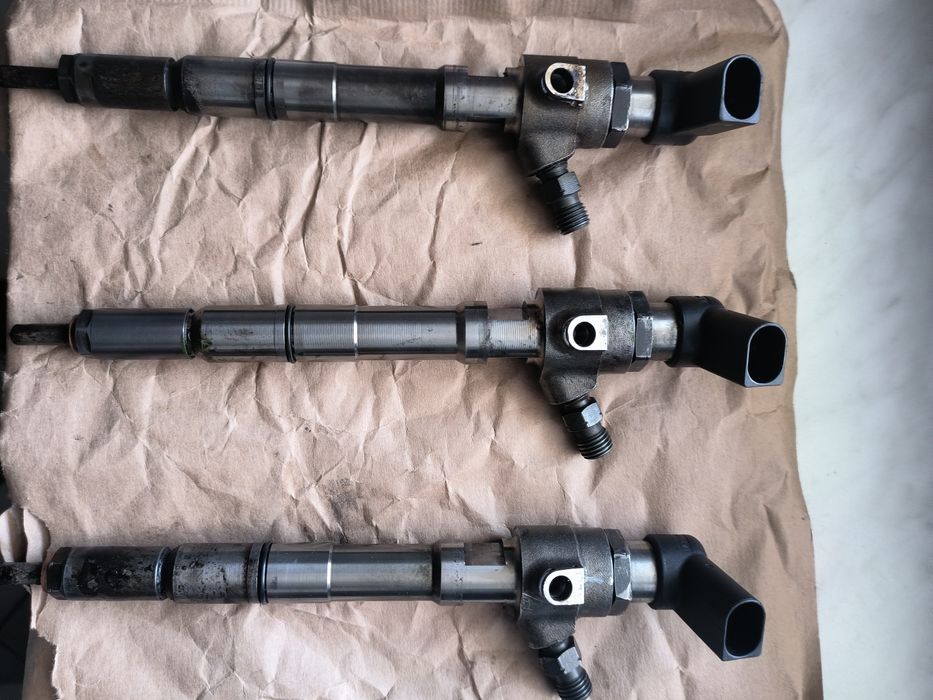 wtryskiwaczy 03L130277b komplet