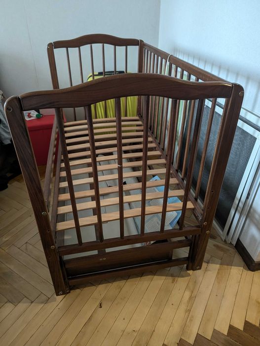 Дитяче ліжечко з матрацом постіллю і шухлядою