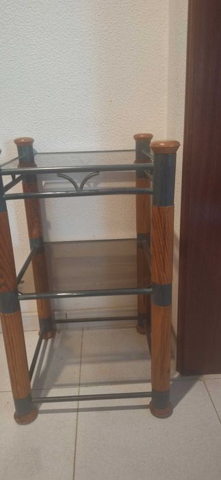 Mesa de apoio, com várias funcionalidades