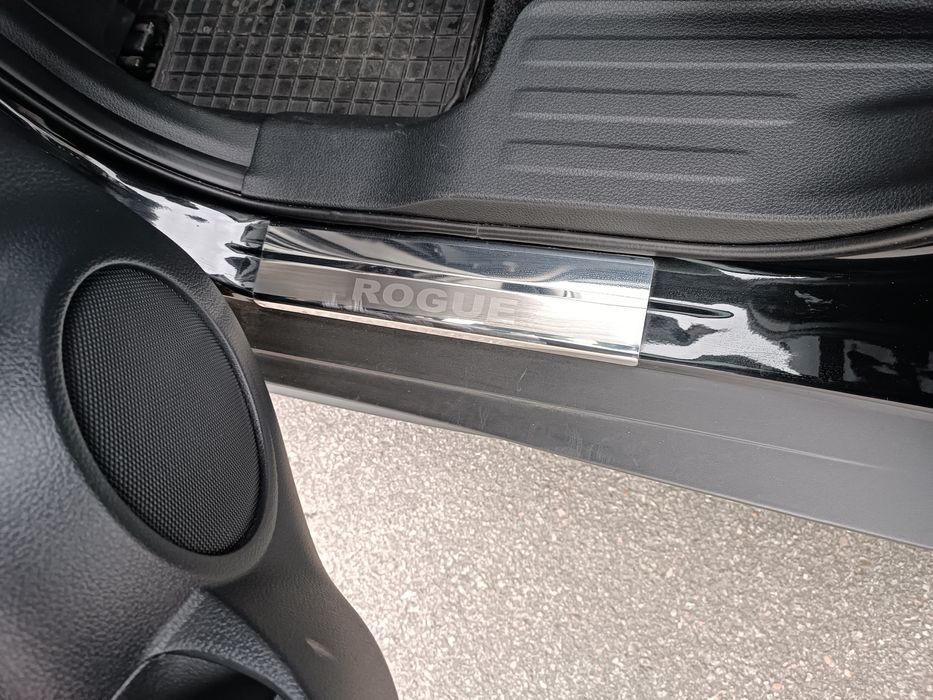 Автомобіль Nissan Rogue