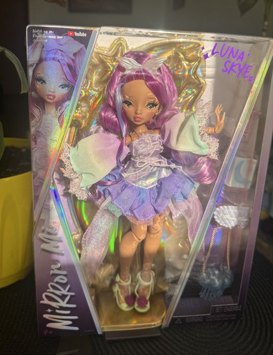 Лялька Mirror mi Luna Skye та Suki Goldpetal