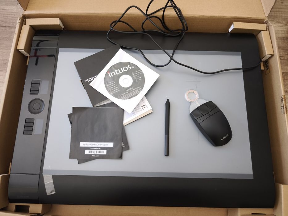 Wacom Intuos4 XL PTK-1240 com caneta e rato - Como nova