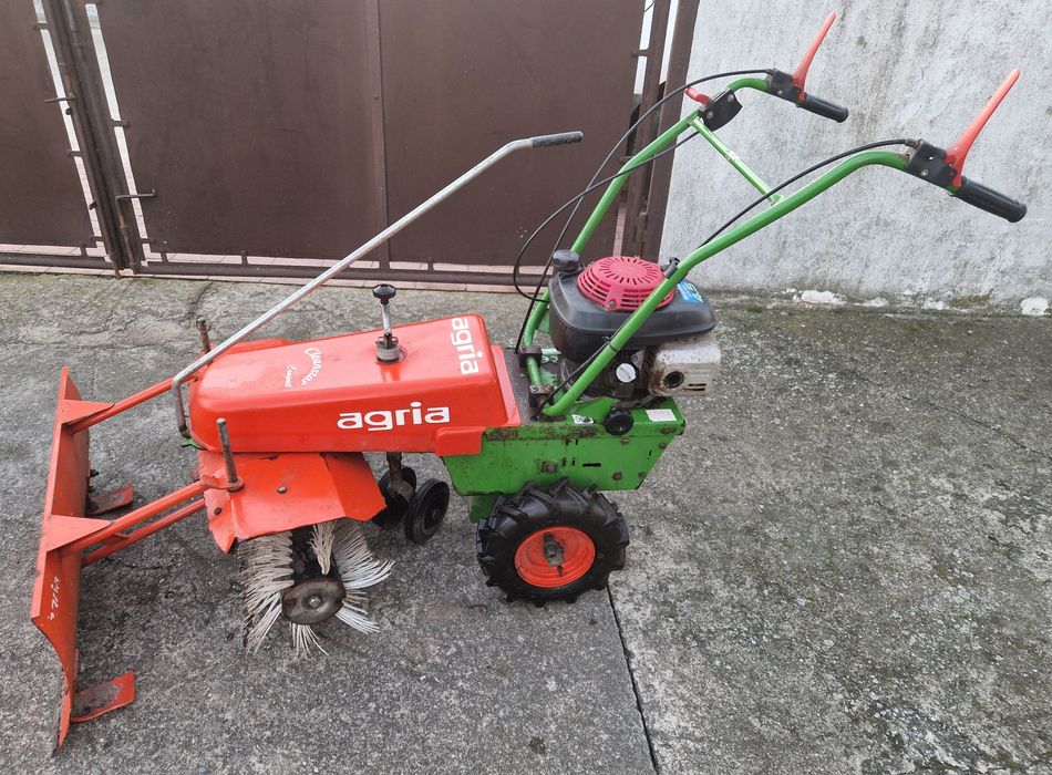 Zamiatarka z Pługiem Agria