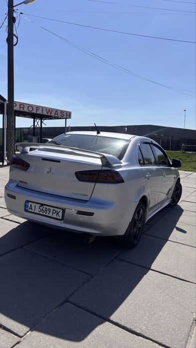 Mitsubishi Lanser