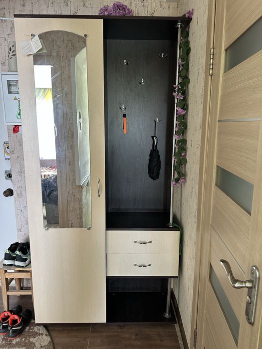 Шафа в передпокій