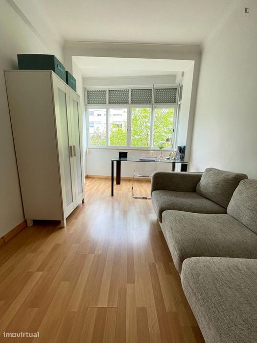 Quarto - localizado em Benfica Lisbon