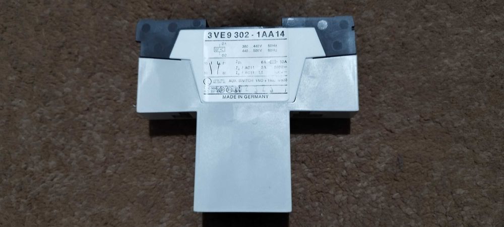 przełącznik pomocniczy  SIEMENS model 3VE9-302-1AA-14