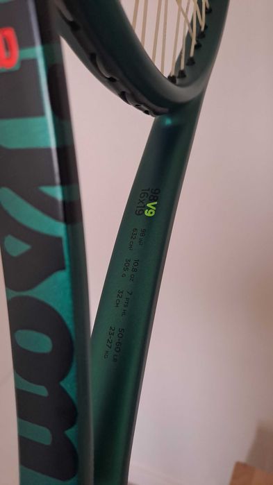 Wilson Blade 98 (16x19) V9.0, rączka 3, 305g