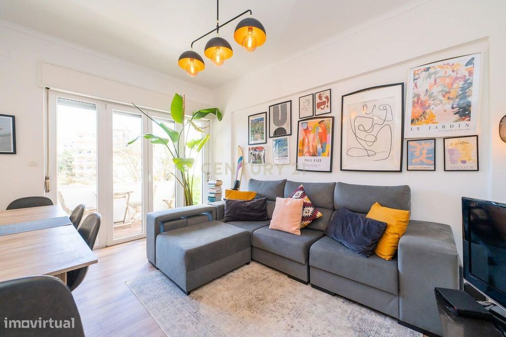 Excellent Fully Renovated T2 Apartment | Monte Estoril