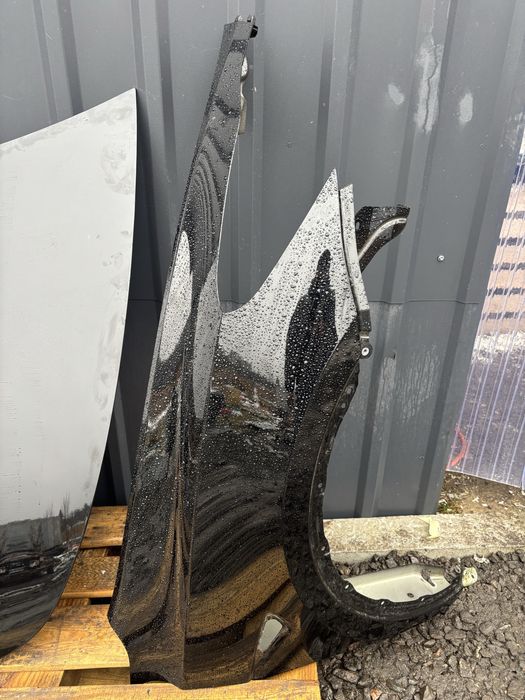 Капот Тесла У в цвете PBSB (черный)