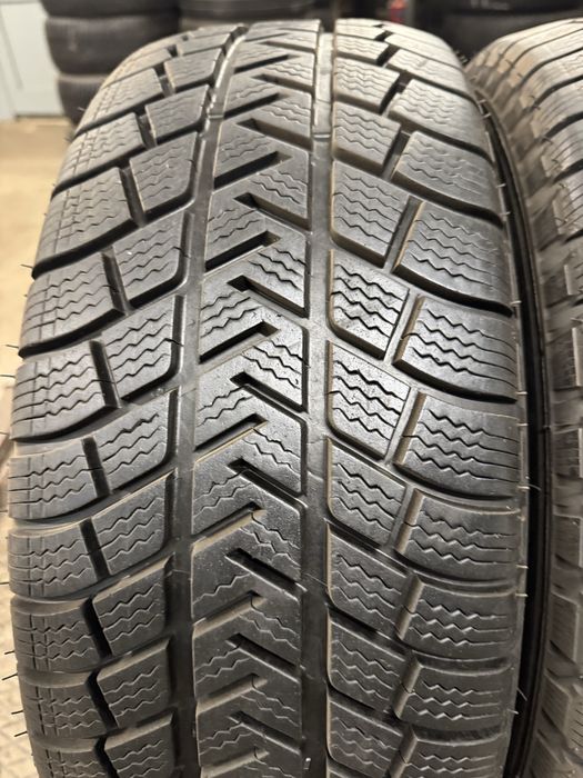 235/60R16 100T Michelin Latitude Alpin