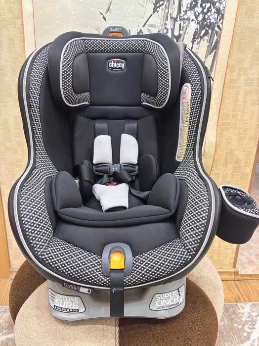 Автокрісло Chicco NextFit ZIP