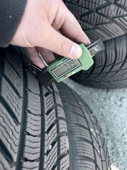 235 50 19 Continental TS870P 99% 2023 Шини Зима