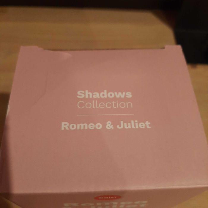 NOVO Suporte Livro Romeo & Juliet Preto