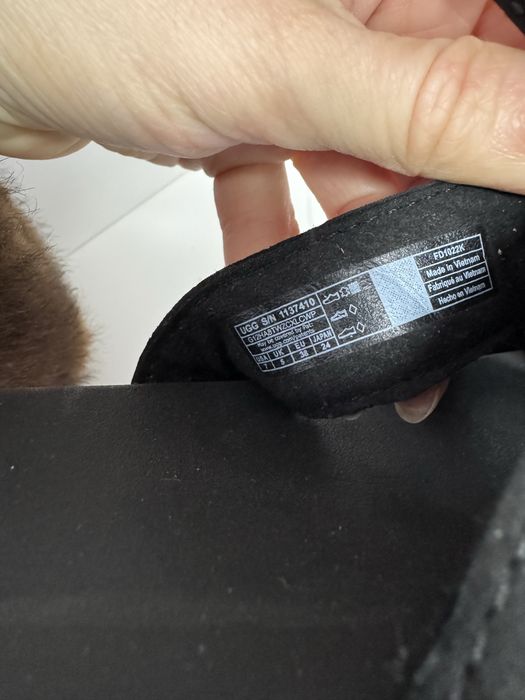 Сандалі босоніжки UGG ASHTON  38 ( 24) оригінал нові
