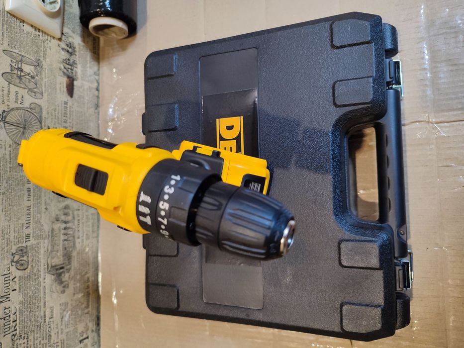 Акумуляторний DeWalt шуруповерт Ударный 24V з набором інструментів у к