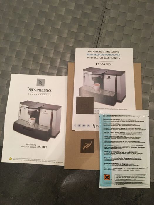 Ekspres do kawy Nespresso Profesional ES100