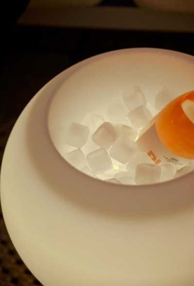 Lampa LED do ogrodu, 3 w 1, głośnik Bluetooth i chłodziarka do napojów