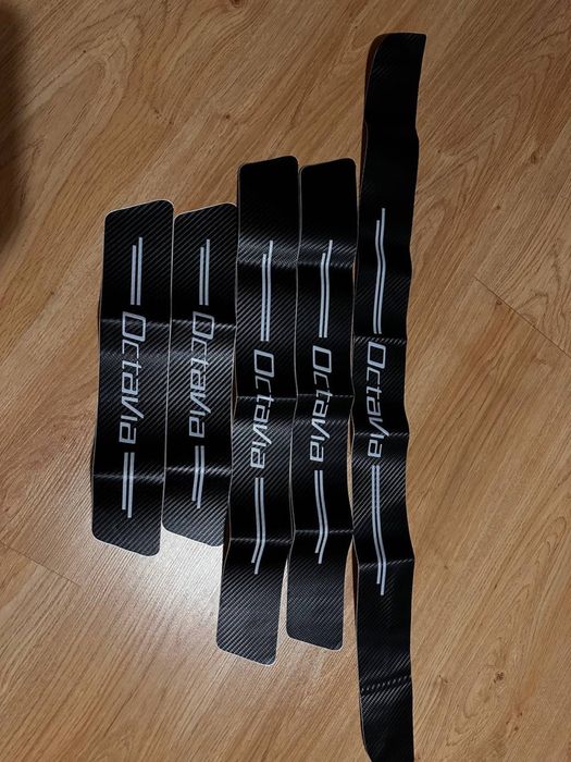 Наклейки на пороги Skoda Octavia , 5шт