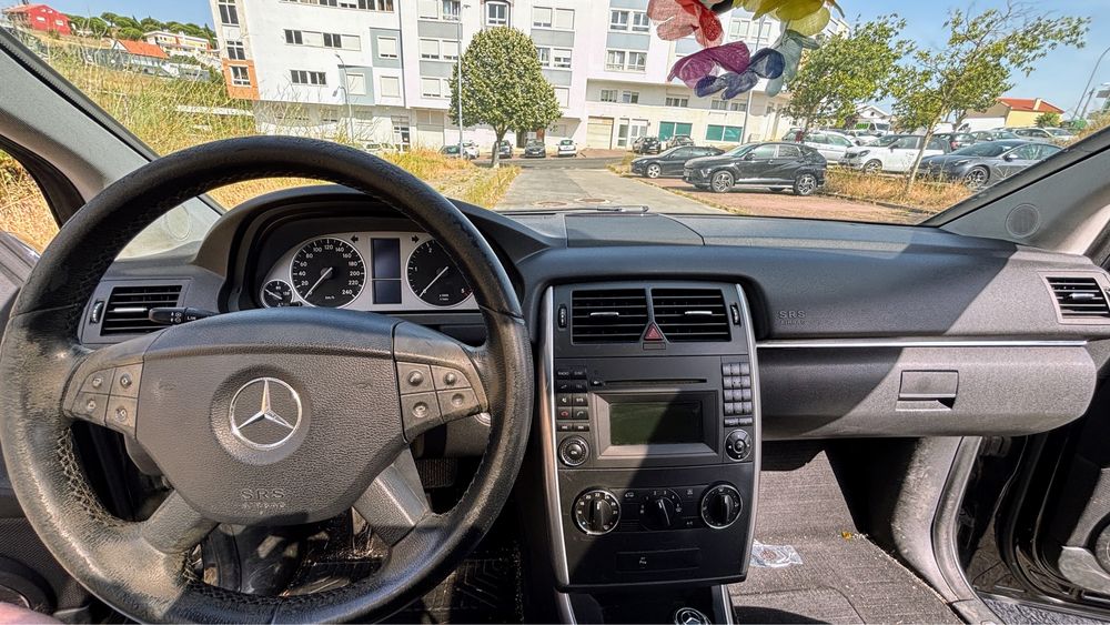 Mercedes B200 CDI Automatico - Nacional | Teto Panorâmico | Parktronic | Parking Assist | Pele