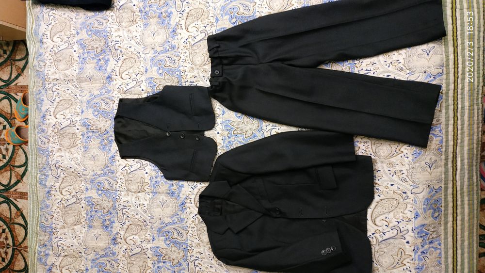 Новый костюм тройка и рубашка