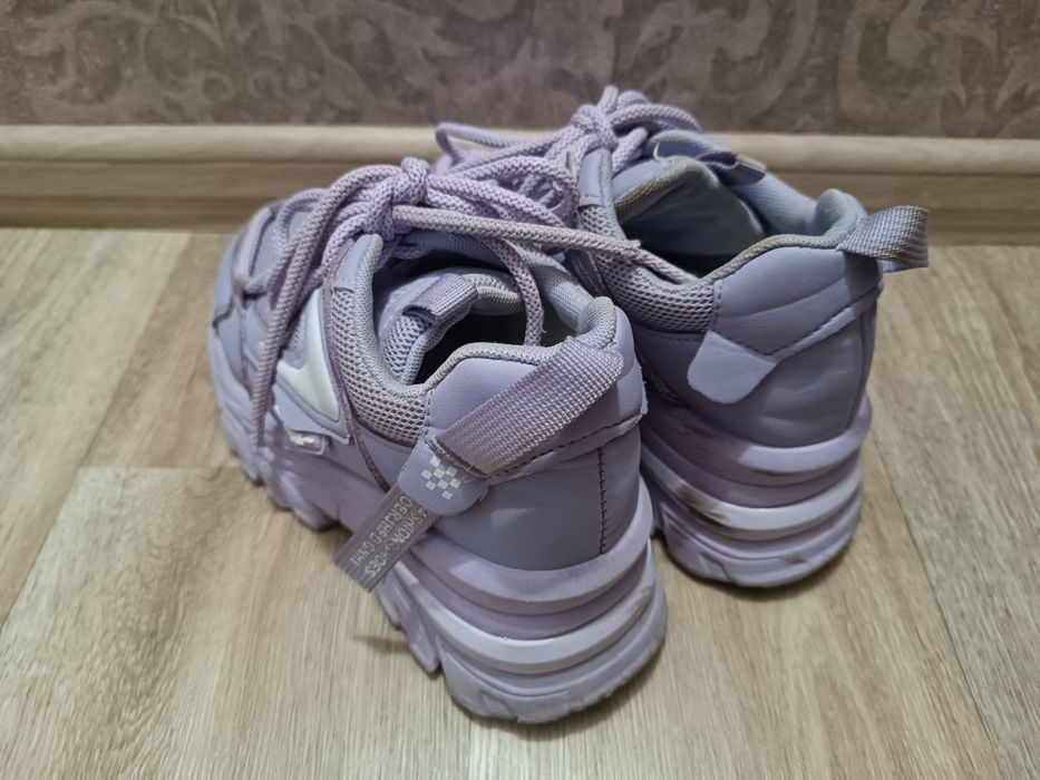 Кроссовки стелька 22,5см