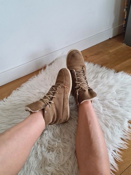 HUB 37 23cm skórzane botki trzewiki wiązane futerko nubuk skóra