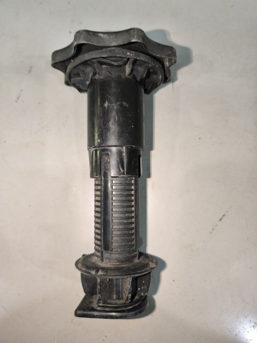 Болт кріплення запаски AUDI A4 А6 8E0803899B VAG