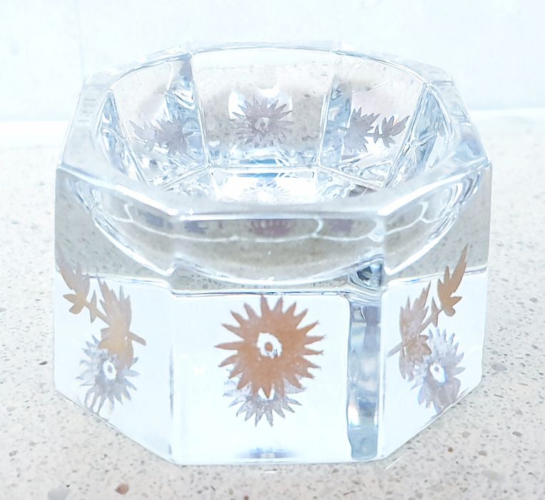 Fantastic salt shaker in cut and gilded crystal