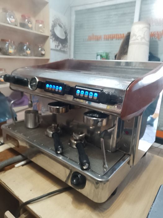 Професійна кавомашина