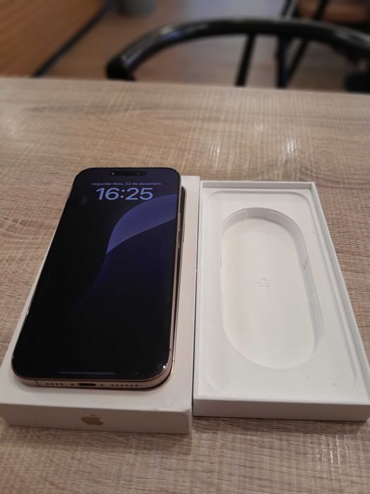 Iphone 16 pro max semi-novo, 4 meses de uso.