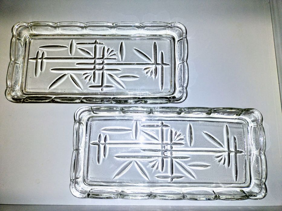 Tace przedwojenne szklane Atr-deco  1920 /1930  szt.2