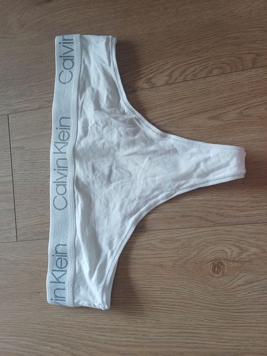Majtki bielizna stringi szare nowe Calvin Klein L