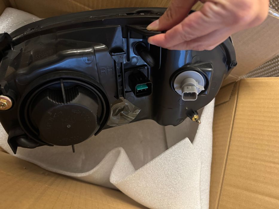 Фара  ланос, сенс левая-правая под электрокорректор черная