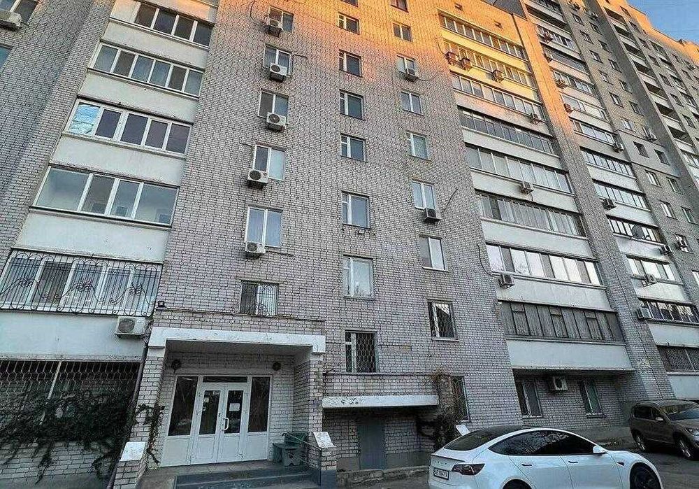 Продам 3 комн. квартиру Кирпичный дом Сертификат низ Рабочей Кедрина NK