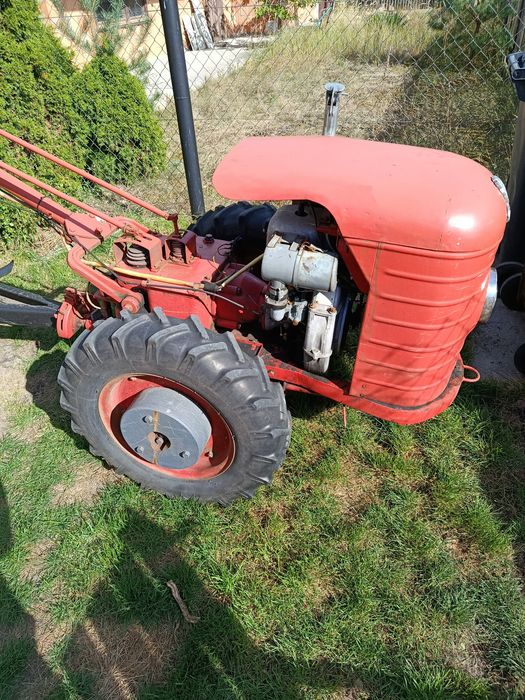 Ciągnik dzik 21 traktor