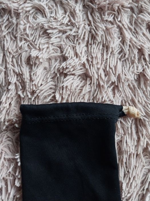 Чохол для окулярів Oakley.