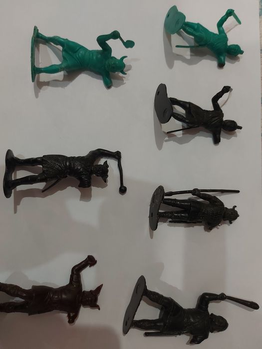 Солдатики пластмассові різні