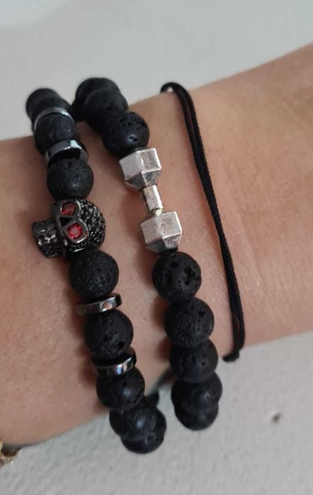 Bransoletka bransoleta z lawy wulkanicznej z ozobami czaszki 2 sztuki