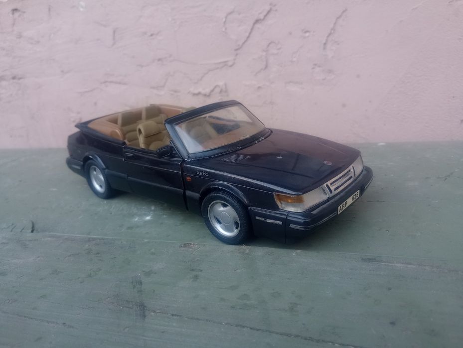 Saab 900 turbo Cabrio Anson krokodyl model skala 1:18 vintage