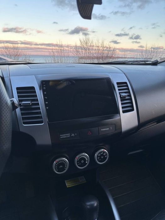 Митсубиши аутлердер 2 хл