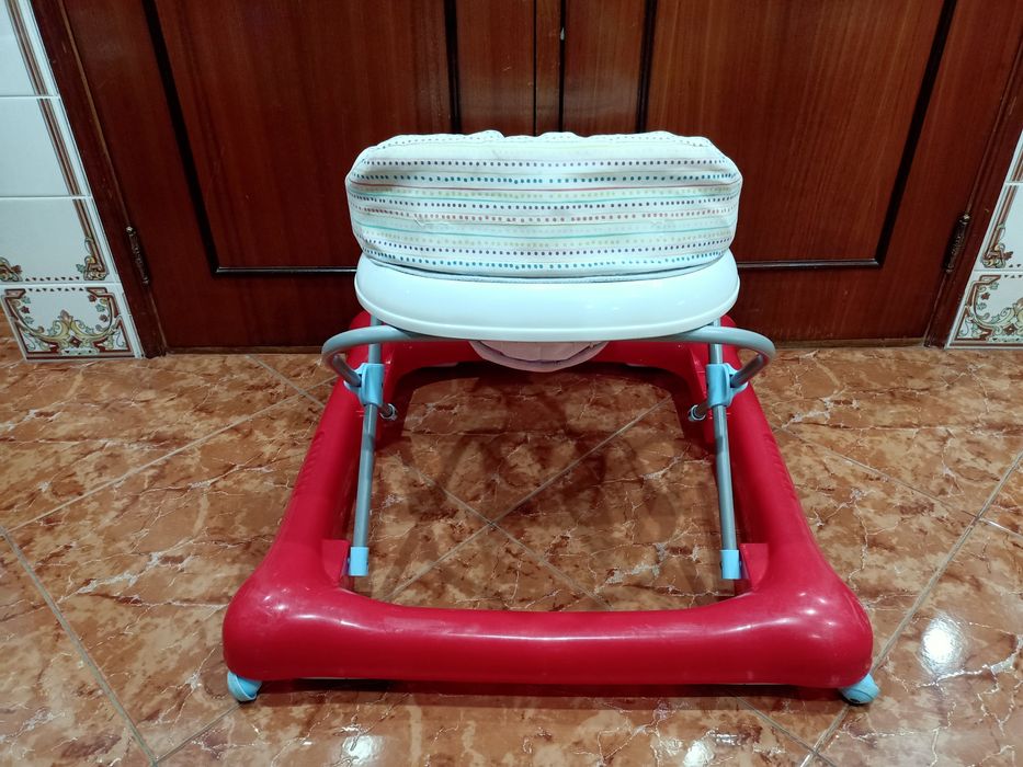 Andarilho andador para bebé.
